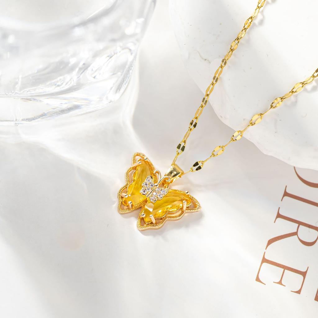 Women's Necklace with Micro Inlay of Zircon Butterfly, Fashionable, Simple and Personalized Collarbone Chain