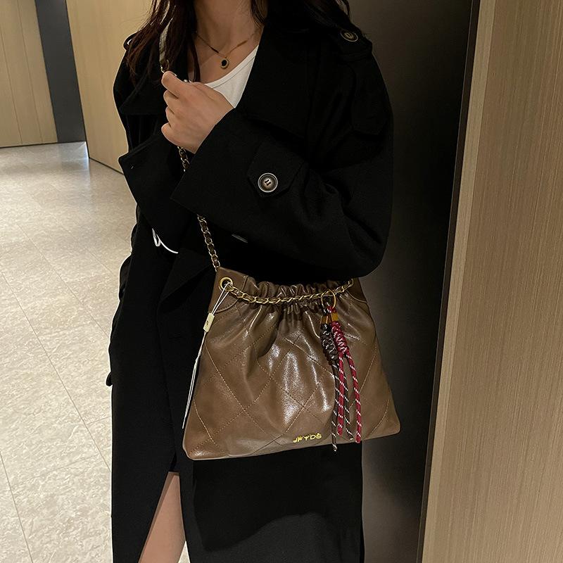 Retro Fashion Tote Bag Women's 2025 New Large-capacity Work Commuter Shoulder Bag Casual Chain Women's Bag