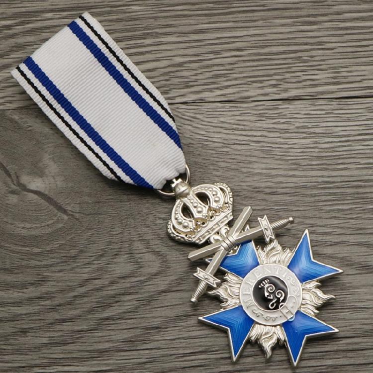 Значок-булавка с медалями Баварских корон Военные значки-булавки Крест Пруссии с коронами Декоративная брошь