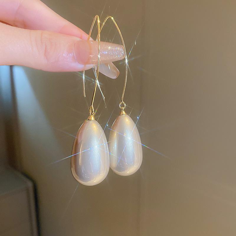 Элегантные серьги-крючки с искусственным жемчугом в форме капли: Вдохновленная Францией мода для разносторонних, изысканных женщин.