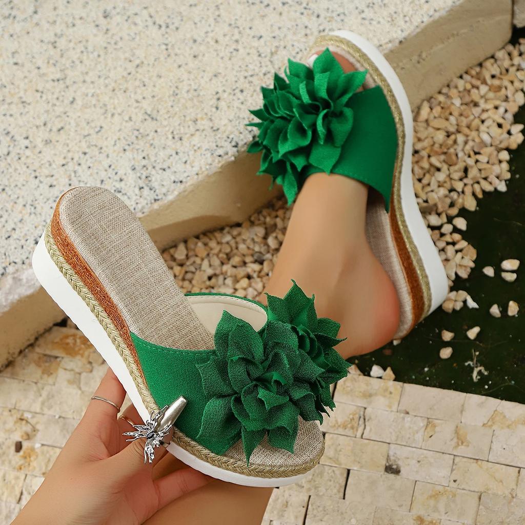 Модные Роскошные Женские Тапочки Дизайнерские Сандалии на Танкетке 2025 Новые Пляжные Туфли на Платформе Цветок Высокий Каблук Тапочки Модные Шлепанцы Женские