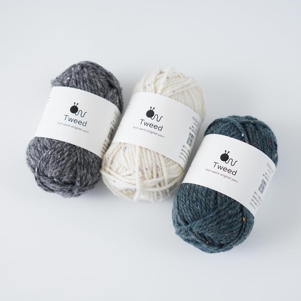 5 мотков сырой шерсти + 30 г пряжи, твид, толстая, (50m), 80% шерсть, 20% нейлон.