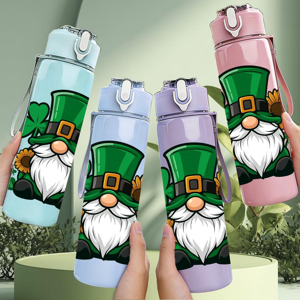 1PC Saint Patricks Gnome Clover Pattern 750ml Color Plastic Sports Water Bottle Leakproof Flip Straw Lid Suitable for Sports Office Home Use