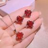 Клеймо 925 Высокое Качество Гранатовый Рубин Набор из Трех Предметов Модный Простой Клевер Ювелирные Изделия Свадебная Вечеринка Подарок