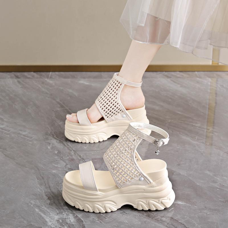 heightening fashion thick-soled woven summer small Roman sandals women 2025 new models not tired feet muffin sandals women