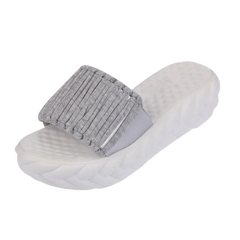 Женские тапочки люксовых брендов. Теплые меховые женские туфли с толстой подошвой. Тисненые хлопковые тапочки для улицы. Повседневные тапочки для всех видов спорта.