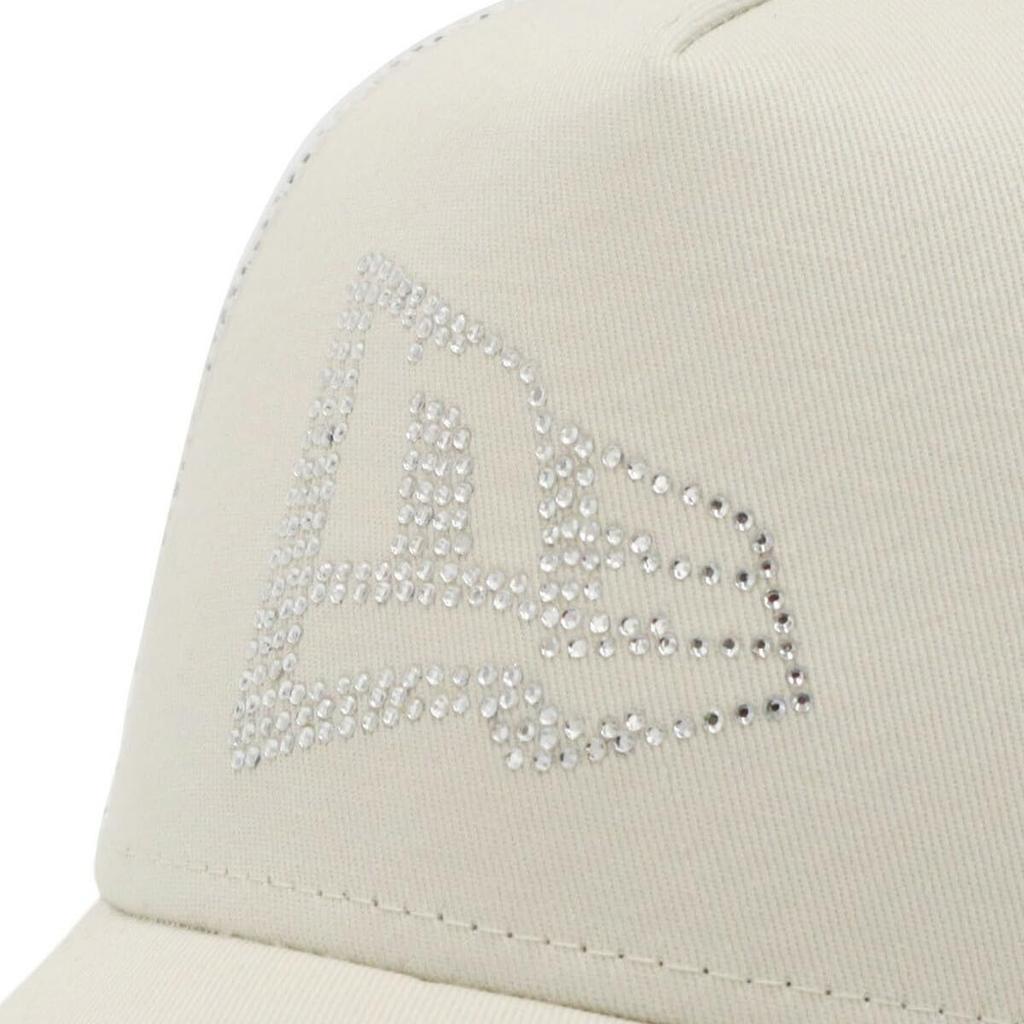 New Era Детская сетчатая кепка Youth 9FORTY Тракер 14666047 NER33K1806 Слоновая кость Логотип флага со стразами Эксклюзив ONSPOTZ Детская кепка для девочек 9FORTY 940 Оригинальная New Era