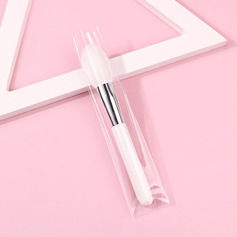 Soft Bristle Highlighter Brush - Portable Blush & Blending Tool for Beginners