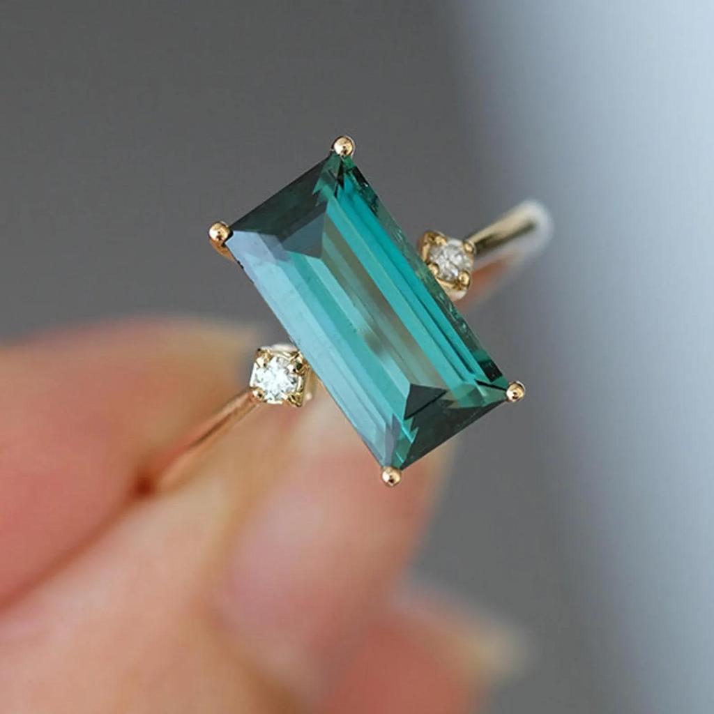 Кольцо-багет с зеленым сапфиром, серебряное кольцо-коктейль с бриллиантами, свадебное кольцо, длинное кольцо с сапфиром для помолвки, юбилейное кольцо, ювелирный подарок для нее