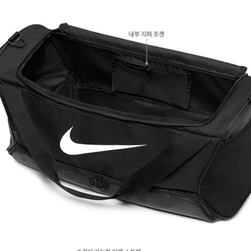 Nike Коллекция дорожных сумок Brasilia, выбор 1