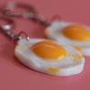 Брелок с жареным яйцом, имитация мужчин и женщин, унисекс, портативный, из твердой смолы, DIY, ремесленный рюкзак, орнамент, яйцо, кольцо, кулон, студенческие принадлежности