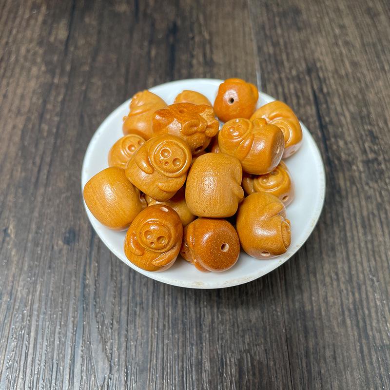 Xinshan Carved Sandalwood Beads and Phone Pendant Accessories