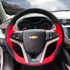 Для Chevrolet Malibu 2011-2015 Volt Camaro 2011-2015 Сделай сам Ручная прошивка Нескользящая Черно-красная Замша Чехол на руль автомобиля