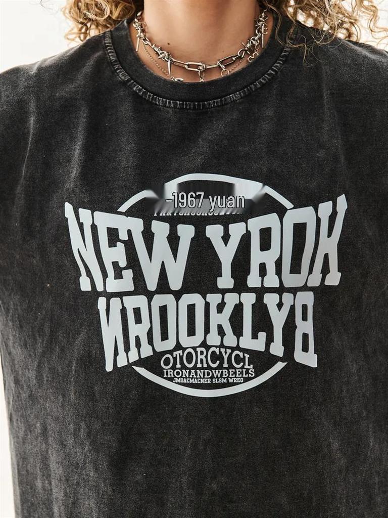 Черная футболка с графическим принтом в виде печати с ретро-цветком - 100% хлопок, короткий рукав