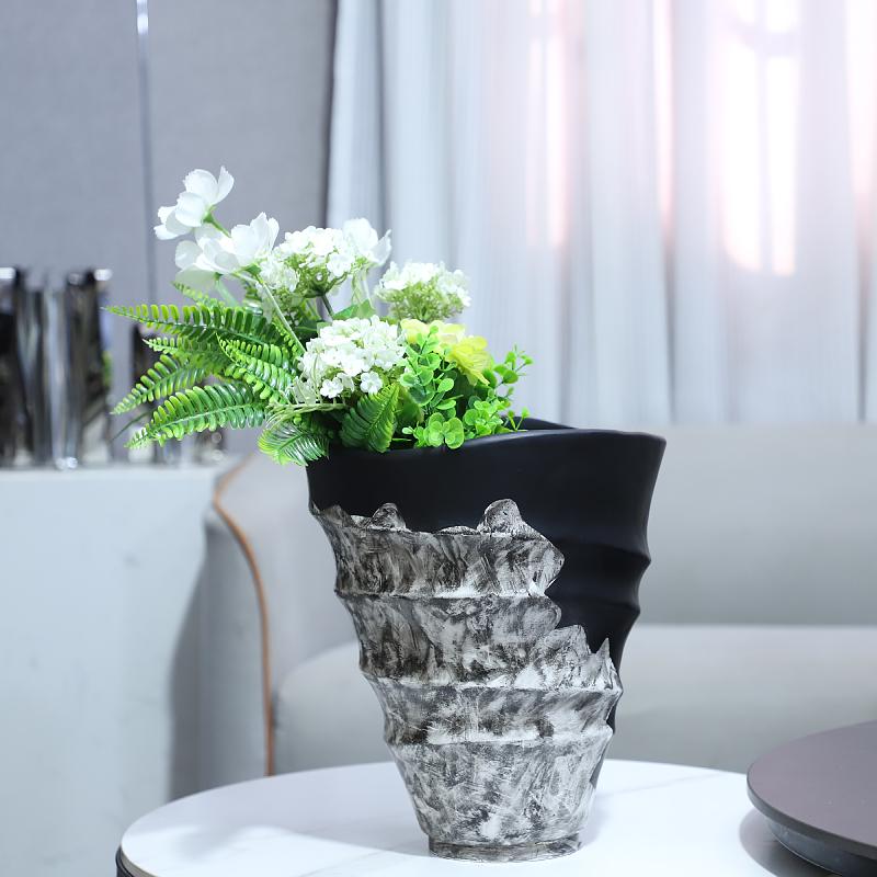 Creative Resin Vase Silver Geometric Spiral Flowerpot Stripes Flower Vase Flower Arrangement Accessories Home Decoration