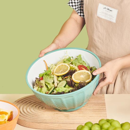 Штабелируемая квадратная пластиковая миска с крышкой. Большое отверстие. Компактная салатница для приготовления еды. Кухонные принадлежности.