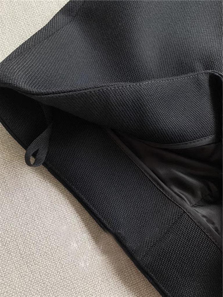 Experience the Unforgettable Beauty of Autumn and Winter with Our Luxurious Wool High-waist Pencil Skirt.