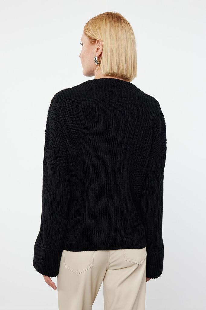 Женский модный стильный свитер, черный сложенный трикотаж с широкими рукавами