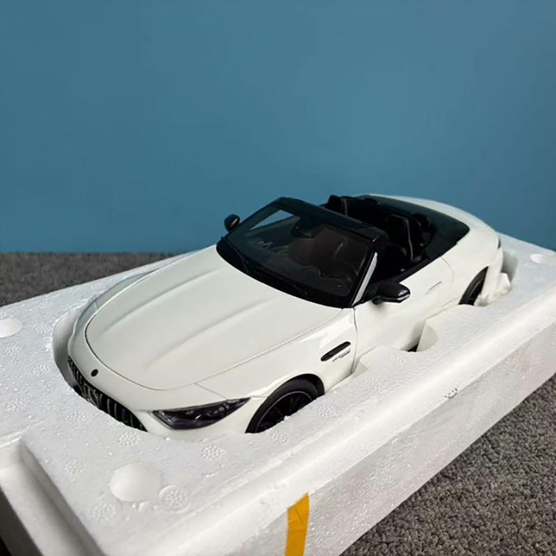 Литье под давлением 1:Масштаб 18 Модель автомобиля из сплава Benz SL63 R232 Имитация Подарок Игрушка Украшения Подарок на день рождения Украшение для дома