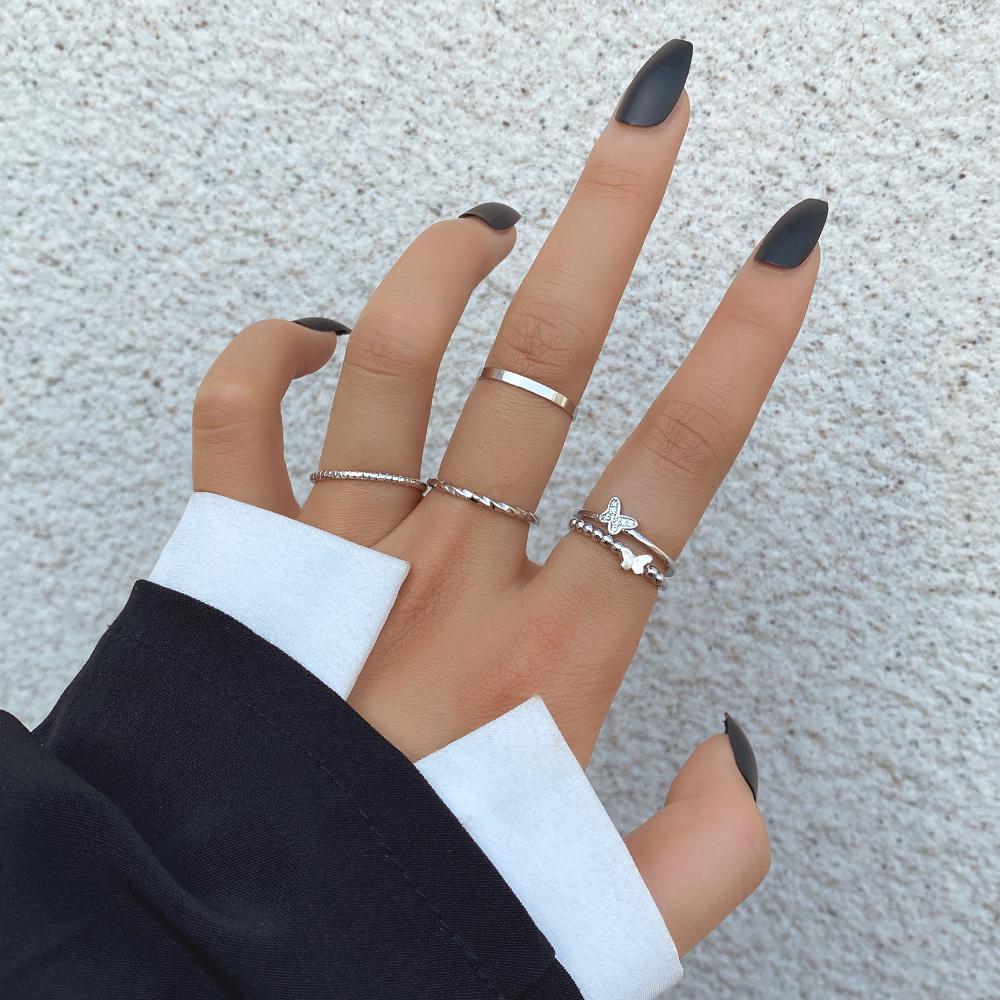 2024 4 Pieces Hip Hop Ring Personality Couple Matching Ring Wide Face Opening Women's Ring Index Finger Ring Chain Buckle Joint Ring Set