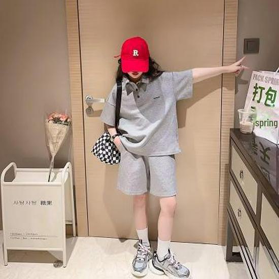 Летняя спортивная одежда для девочек 2023 г.: Модные костюмы-двойки для подростков