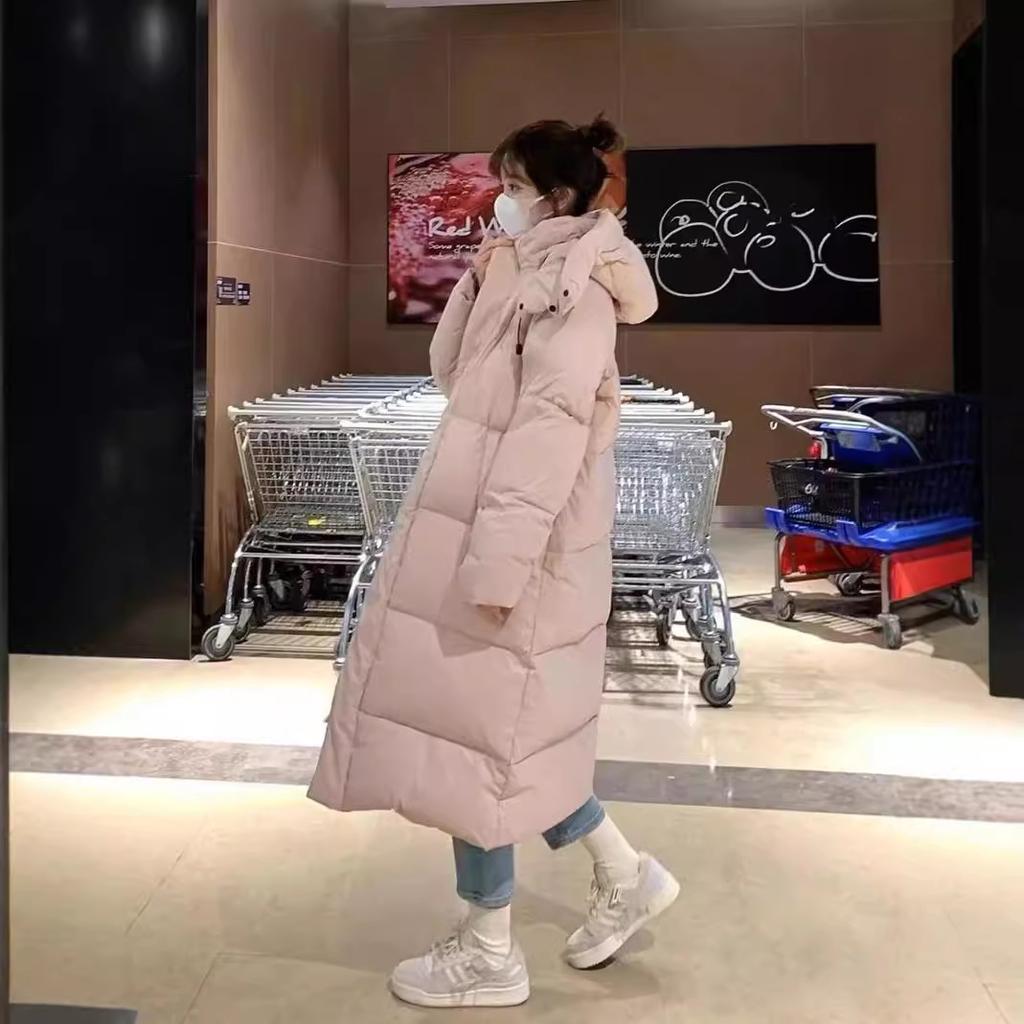 Длинный пуховик женский выше колена зимний новый модный свободный утолщенный белый утиный пух большой стеганый разрыв