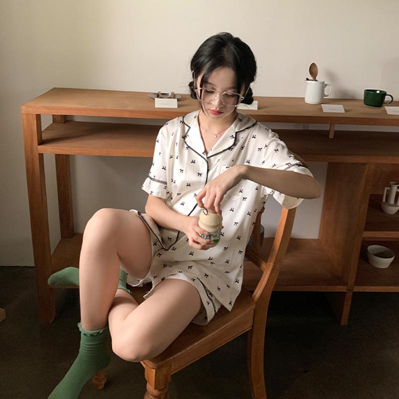 Летняя новинка, женская милая атласная шелковая пижама с цветочным принтом, короткий рукав + брюки, женская шелковая милая домашняя одежда, повседневная одежда