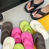 Стильные женские шлепанцы Удобные летние тапочки для пар Сандалии с толстой подошвой Нескользящие Пляжные