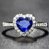 Женское кольцо с синим сердцем и сапфиром