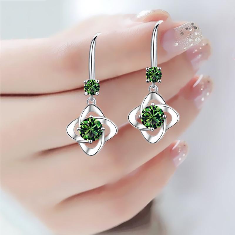 Four Leaf Clover Earrings Female Senior Sense of Wild Flowers Earrings Long Senior Sense of Temperament Ear Hooks