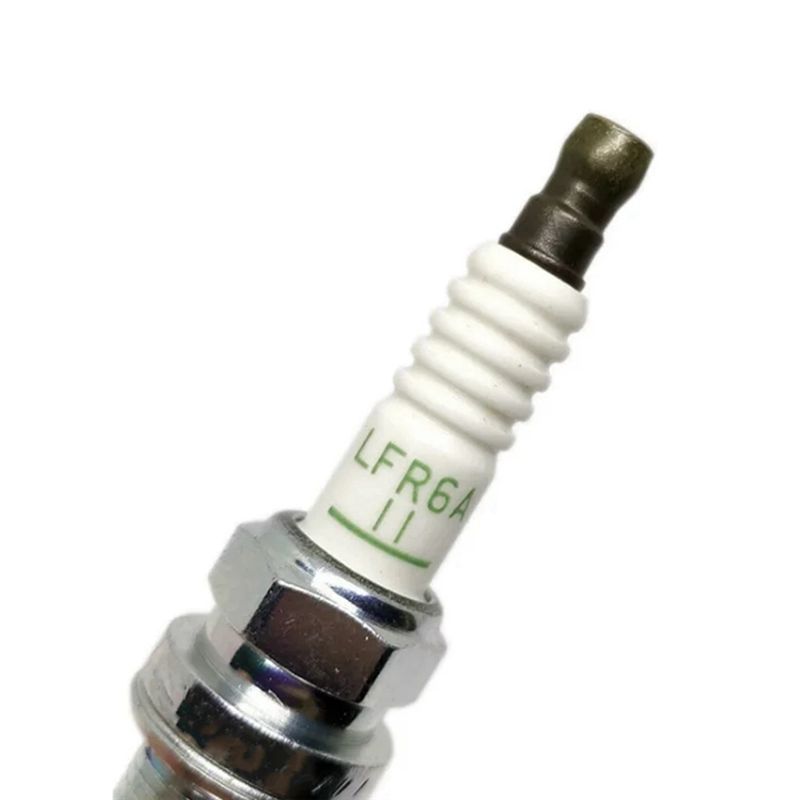 L37A-4PCS 22401-8H516 LFR6A11 3672 Spark Plug For F115 F225 F250 F300 Nissan Almera Primera LF115/250/300 LFR6A-11