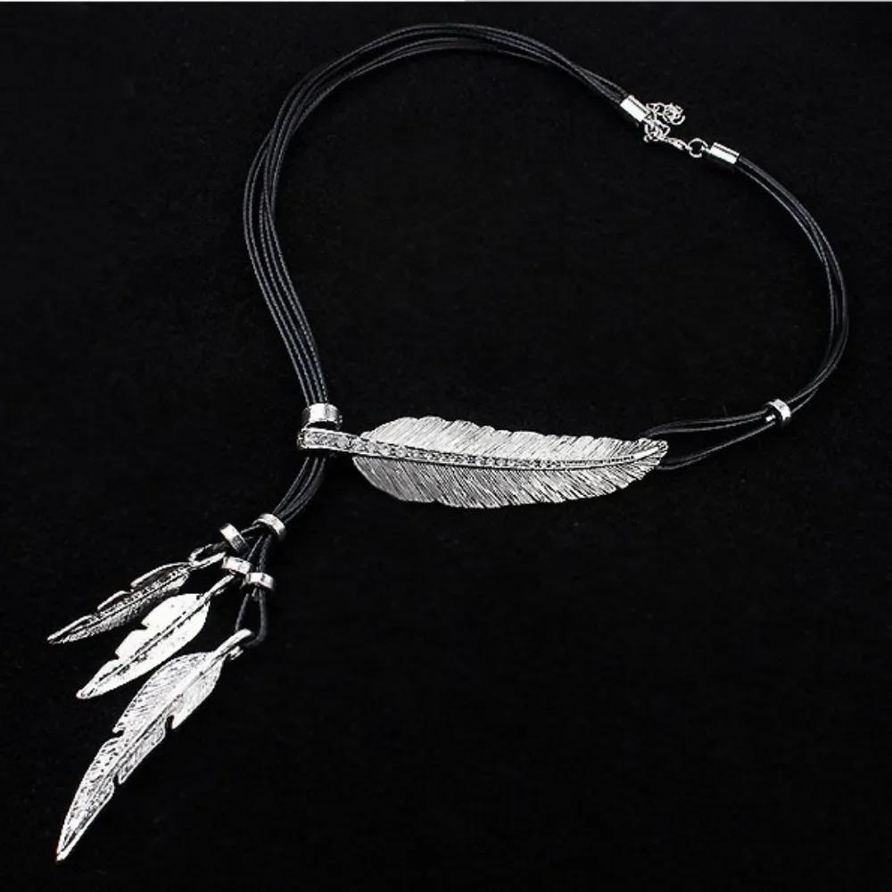 Boho Feather Decor Choker Necklace Vintage Rope Chain Ethnic Style for Women Necklace Accessories