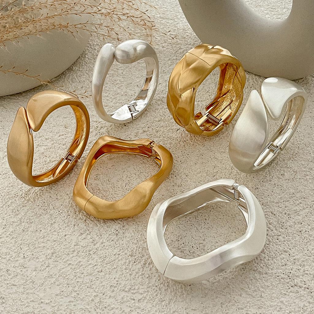 Ingemark Classic Vintage Matte Irregular Heavy Metal Chunky Wide Cuff Bangles Women Punk Gold Color Spring Bracelets Men Jewelry