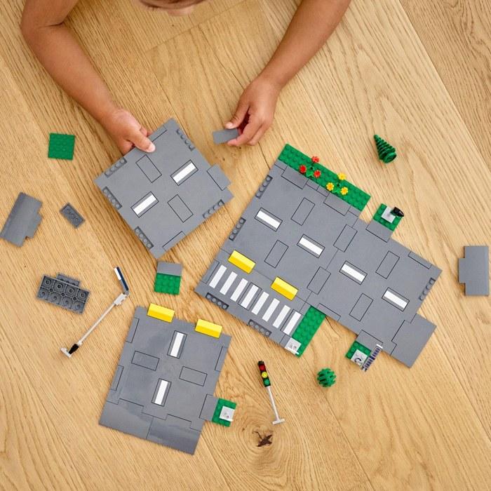 LEGO City Connecting Road Plates Intersection 60304 (Gray, 1 Pack)