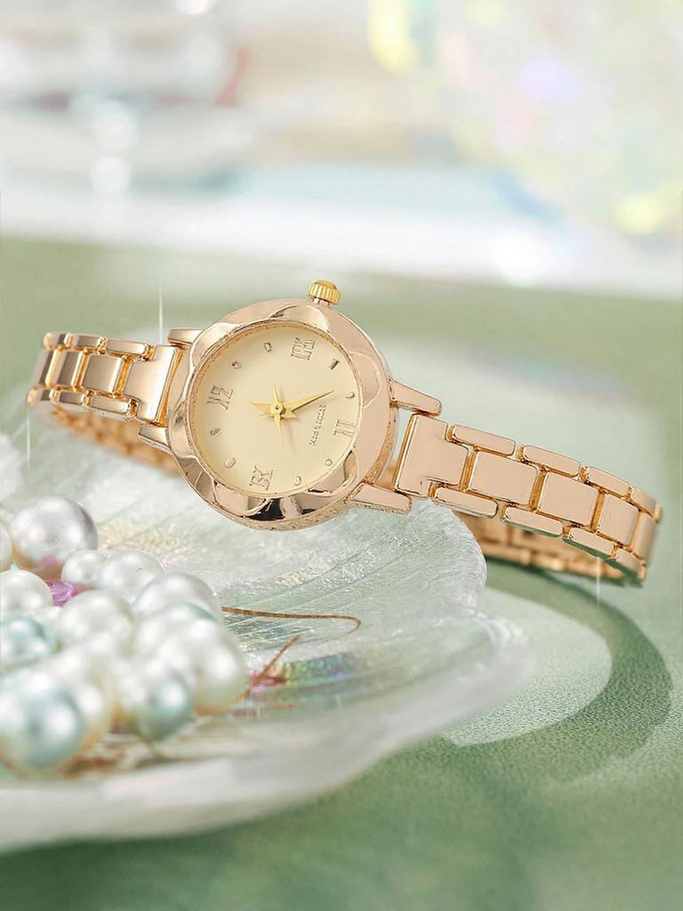 Small Fashion Cute Shape Round Dial Alloy Strap Women's Quartz Watch for Christmas and Halloween Gifts