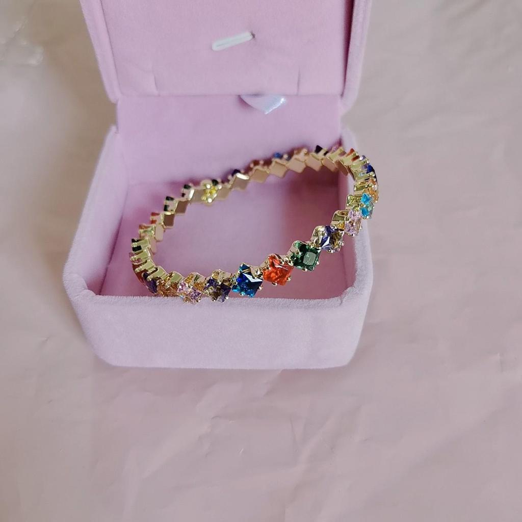 Элегантный цирконовый браслет для женщин - Роскошный, изысканный, кристальный дизайн, браслет с изысканным штрихом.