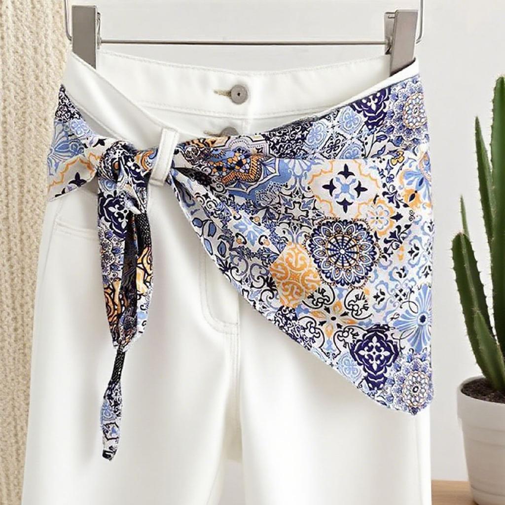 Korean triangle scarf fart curtain women stacked wearing high-end silk scarves, new waist scarves with jeans, accessories, waist accessories