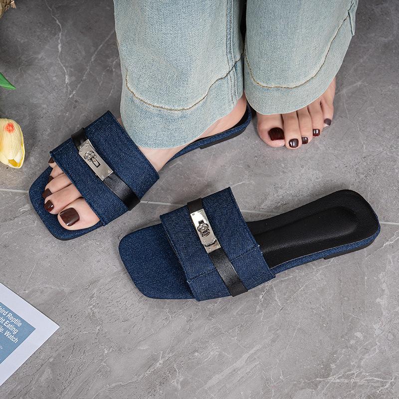 Internet Celebrity Explosion 2025 Summer New Women's Shoes Flat Bottom Bright Diamond Square Buckle Open Toe Cool Slippers Women Wear Home