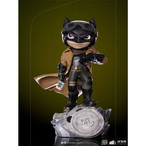 Лига Справедливости: Фигурка Snyder Cut Knight Batman Minico из ПВХ