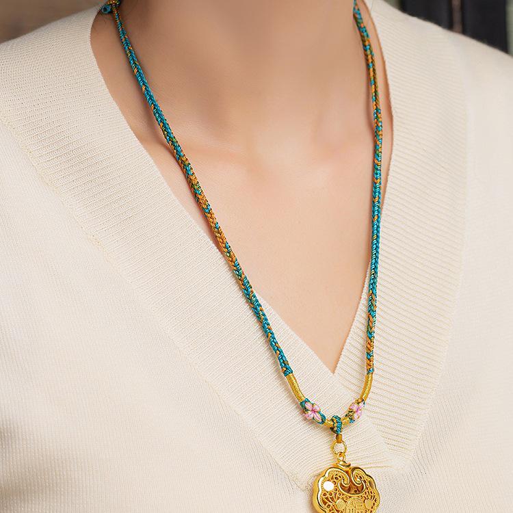 Премиальное ожерелье-узел «Цветок персика» ручной работы на веревке с акцентом из нефрита