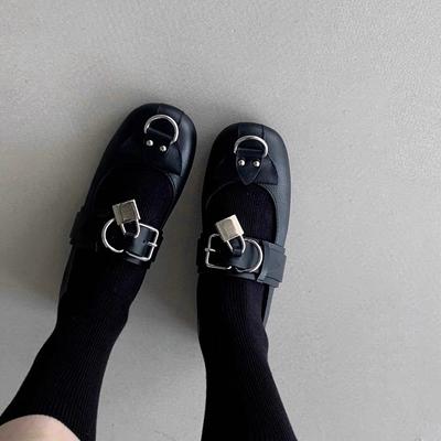 Французские туфли-лодочки с круглым носком, универсальные, на плоской подошве, с металлической застежкой, модные туфли Мэри Джейн, балетки, лето