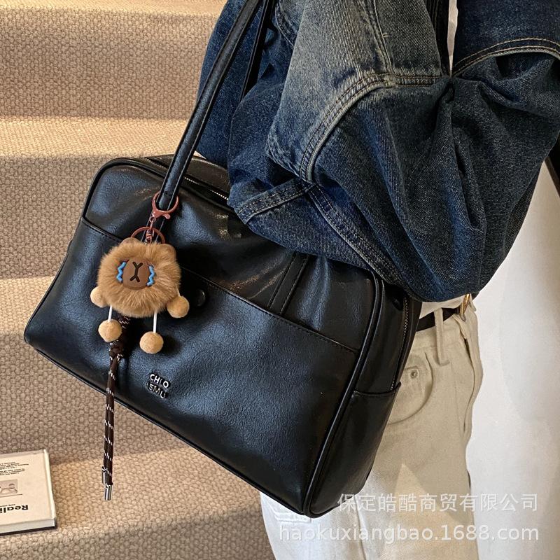 Ретро сумка женская большой вместимости 2025 новая осень и зима универсальная повседневная на плечо подмышку сумка для работы и поездок сумка-подушка