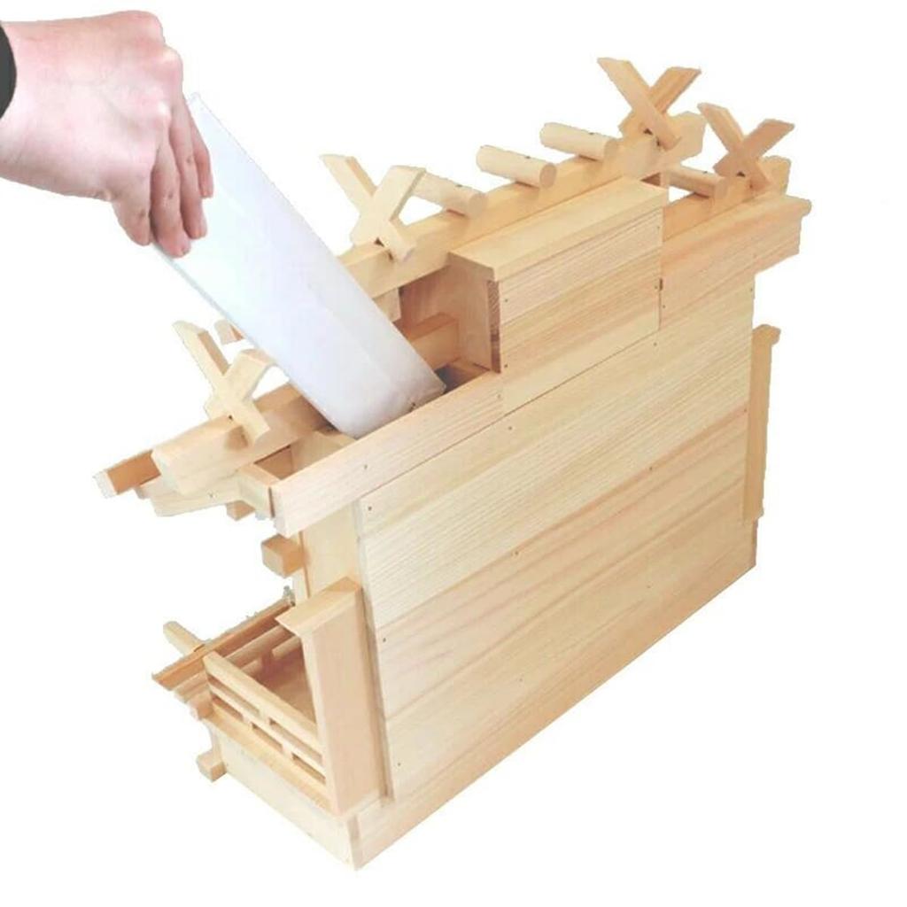 Полный набор из трех маленьких кипарисовых святилищ Кисо Хиноки с разными крышами от Kamidana no Sato.