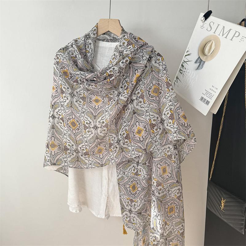 Winter Bohemina Ethnic Floral Viscose Shawl Wrap Lady Thin Scarves Fashion Tassel Pashmina High Quality Foulard Hijab Sjaal