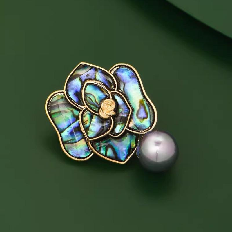 Xiaoxiang-style Mother-of-pearl Camellia Brooch, High-end Women's Light Luxury Pearl Brooch, Niche Retro Brooch