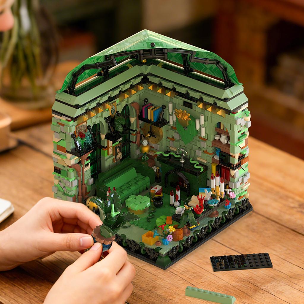 2174Pcs Green Creativity Common Room Building Blocks, Moc Model Magic Snake House, Desktop Decoration Gift For Adults Kids