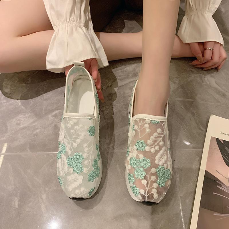 Женская обувь, сетчатые кроссовки с цветочной вышивкой для женщин, повседневные удобные женские туфли без шнуровки на высоком каблуке