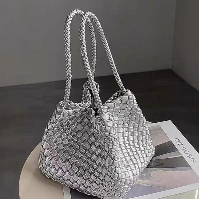 Изысканная маленькая сумка-ведро и плетеная сумка-корзина для овощей имеют простой и элегантный дизайн