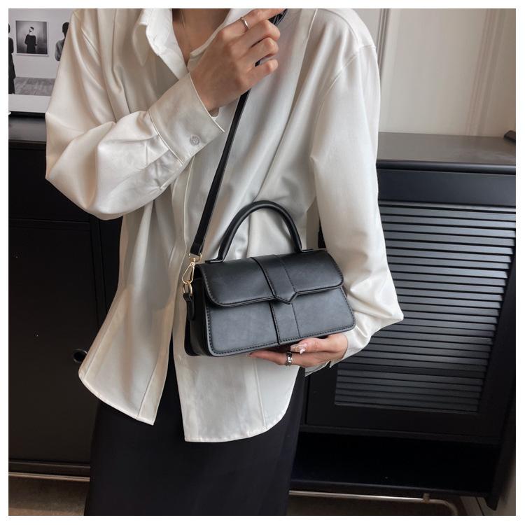 Ретро Однотонная Сумка 2026 Новая Мода Маленькая Квадратная Сумка на Плечо Crossbody Винтажная Сумка на Магнитной Застежке CLE