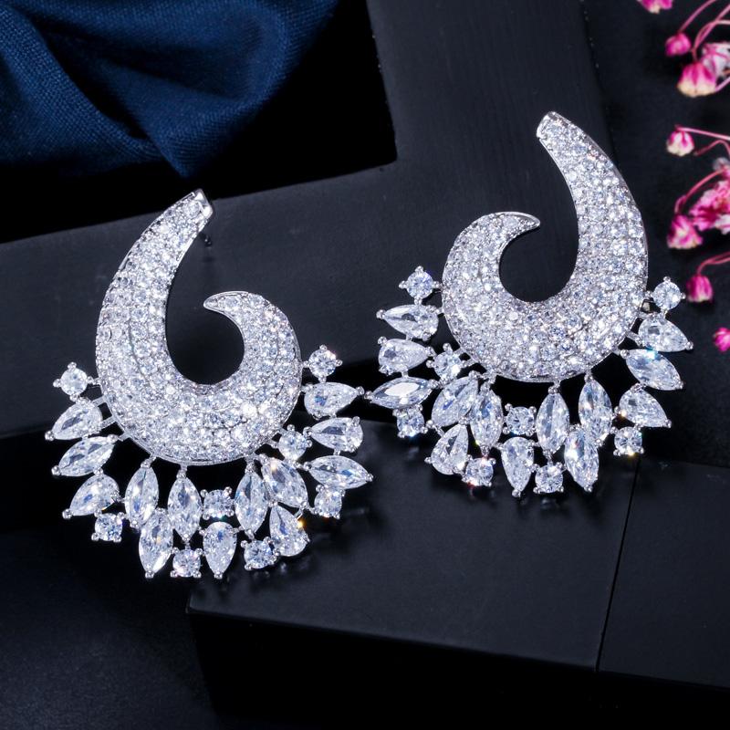 Роскошные серьги-гвоздики CMM с кубическим цирконием в форме цветка